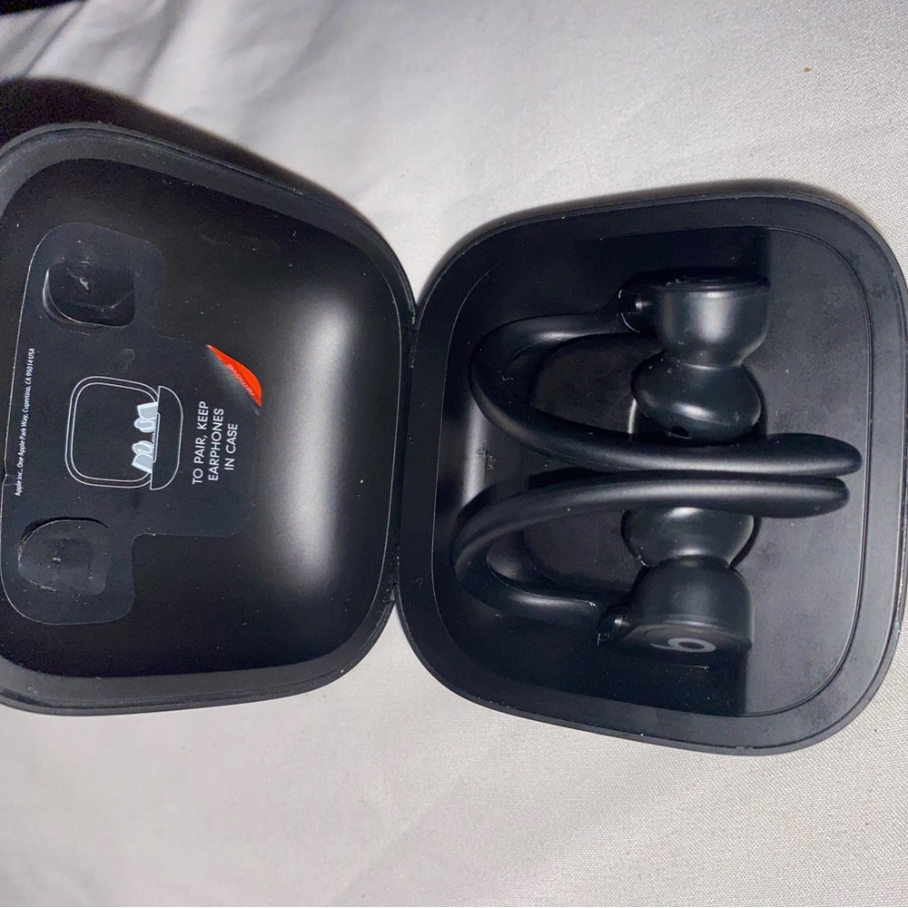 PowerBeats Pro - Picture 2 of 3